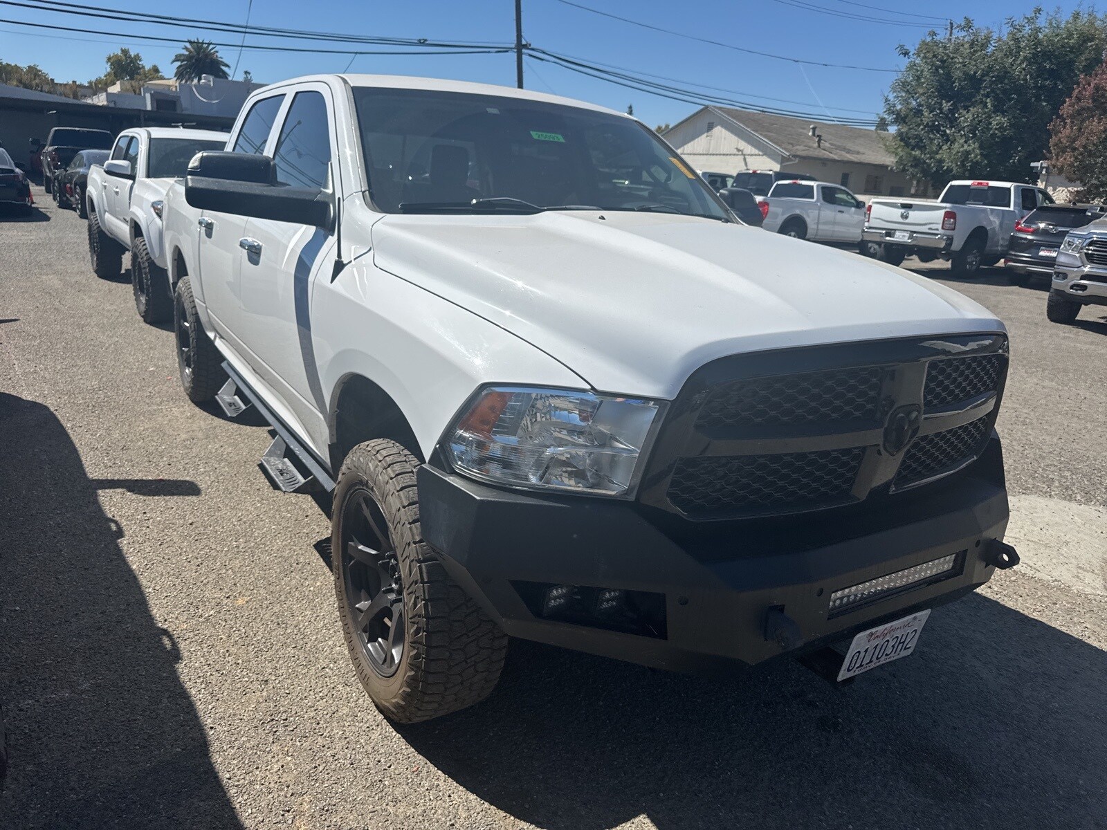 2015 Ram 1500 SLT photo 4