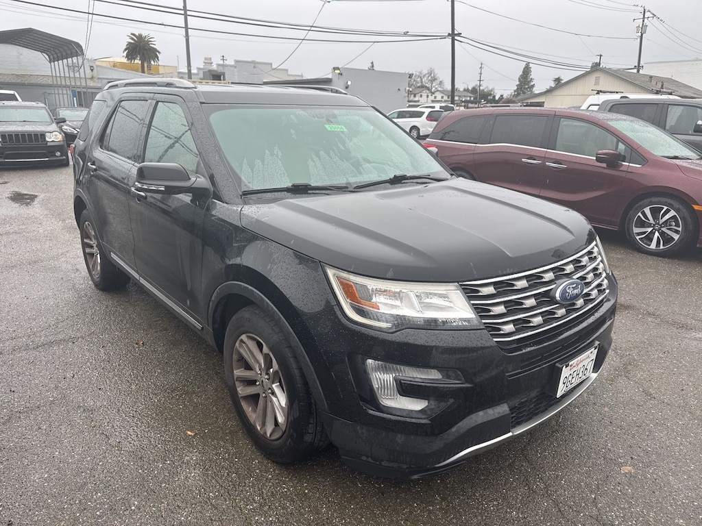 Certified 2017 Ford Explorer XLT SUV