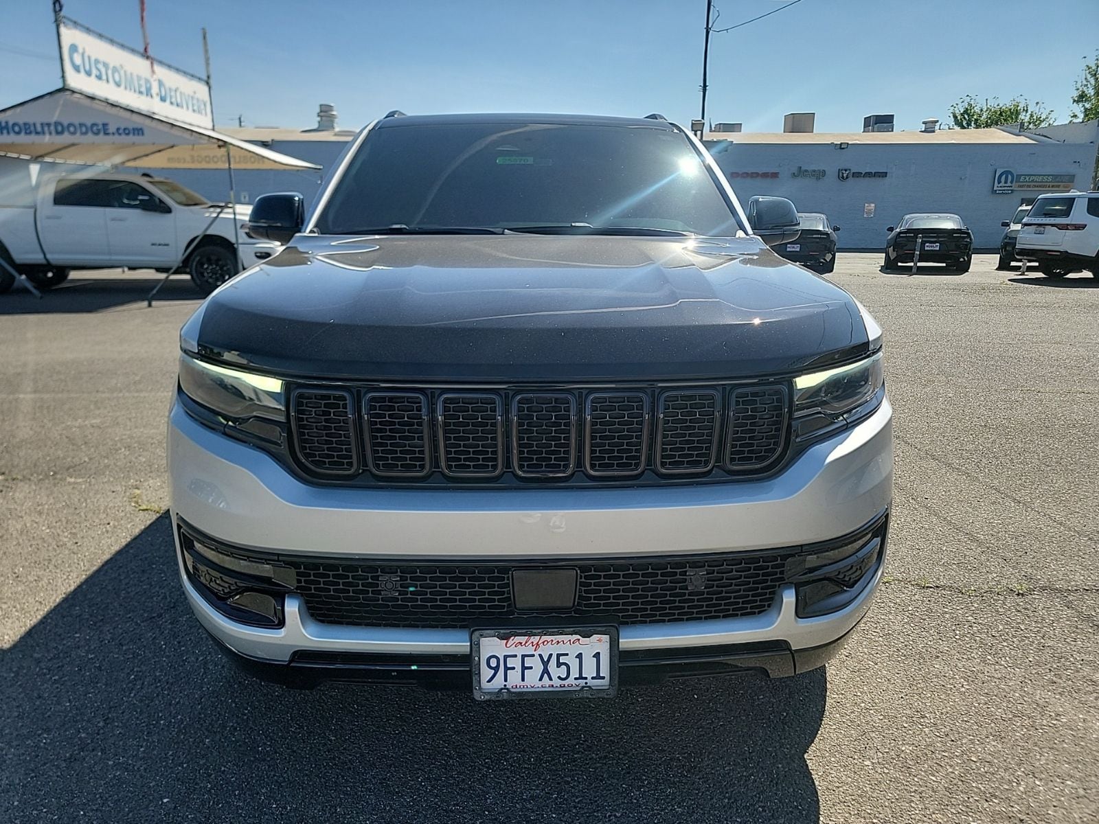 2023 Jeep Wagoneer photo 3