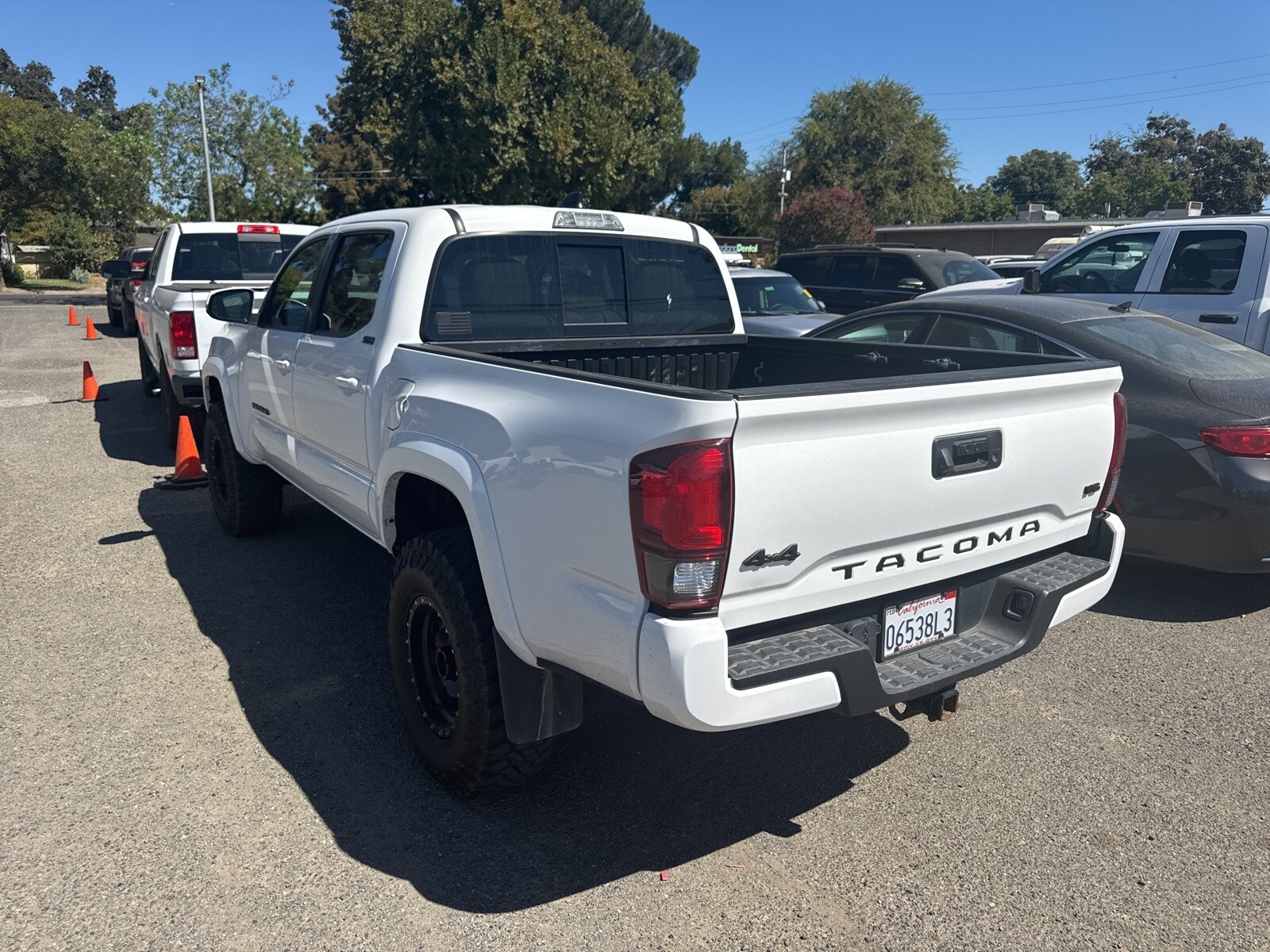 2022 Toyota Tacoma SR5 V6 photo 2