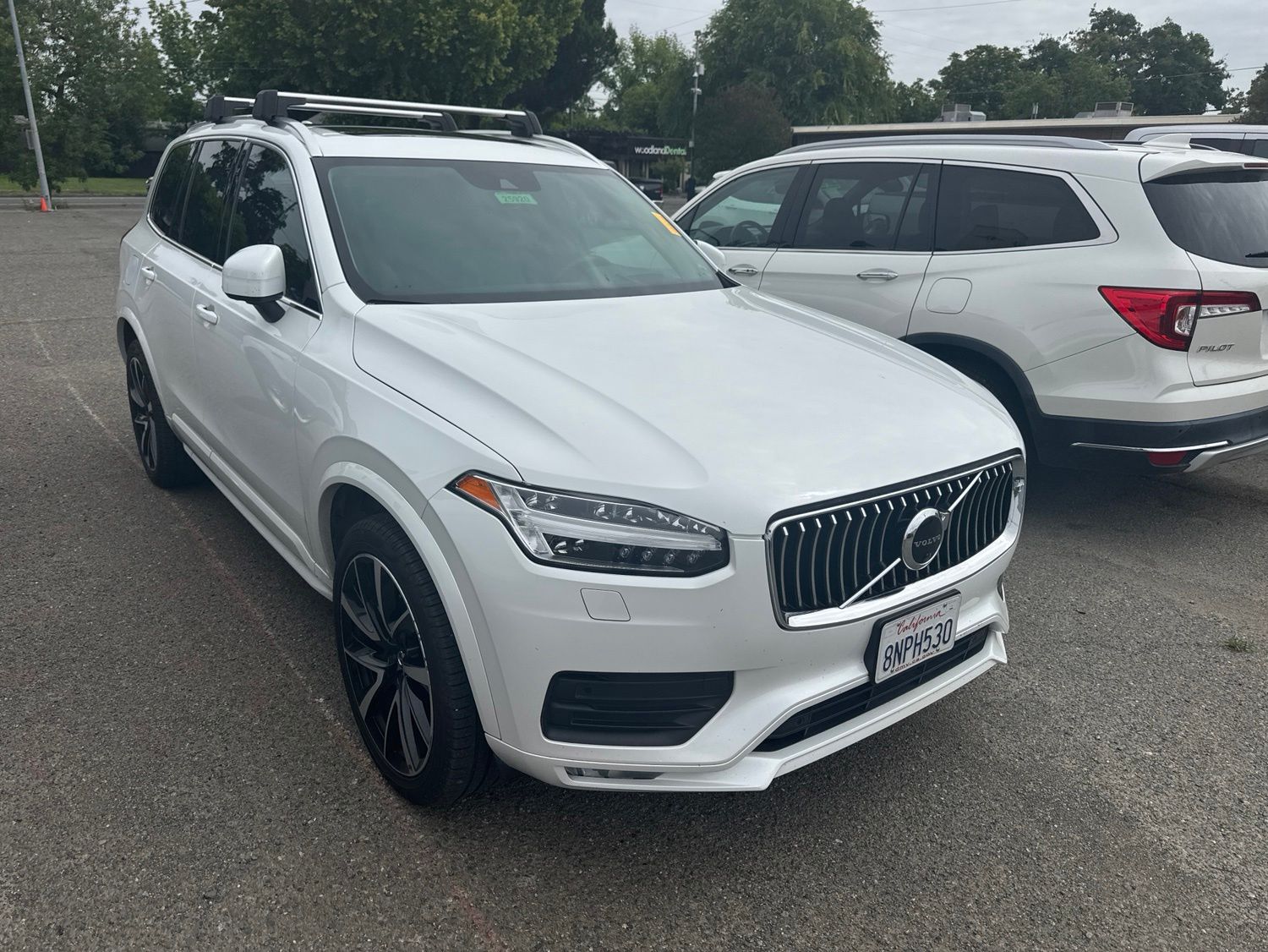 2020 Volvo XC90 T6 Momentum photo 4