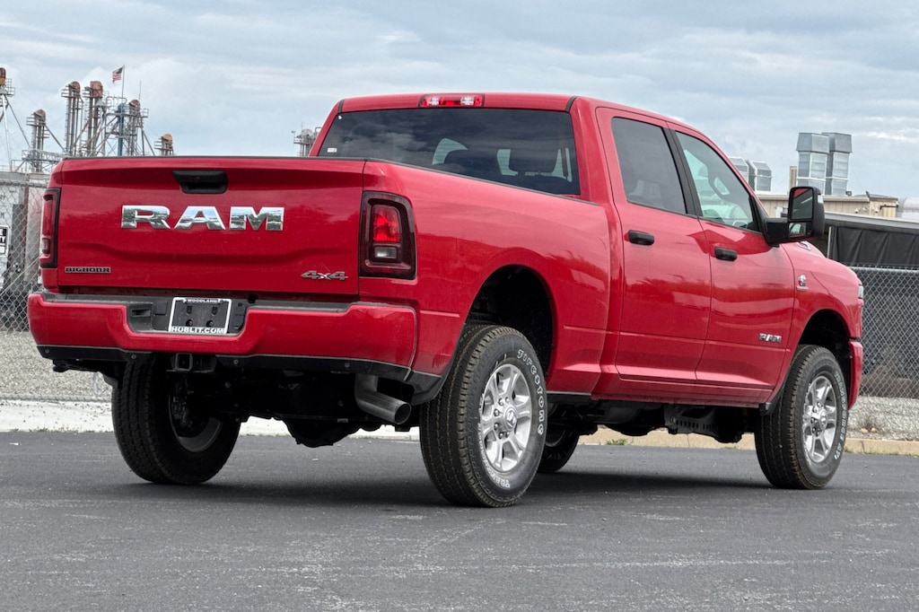 New 2026 Ram 2500 BIG HORN CREW CAB 4X4 6'4 BOX Pickup