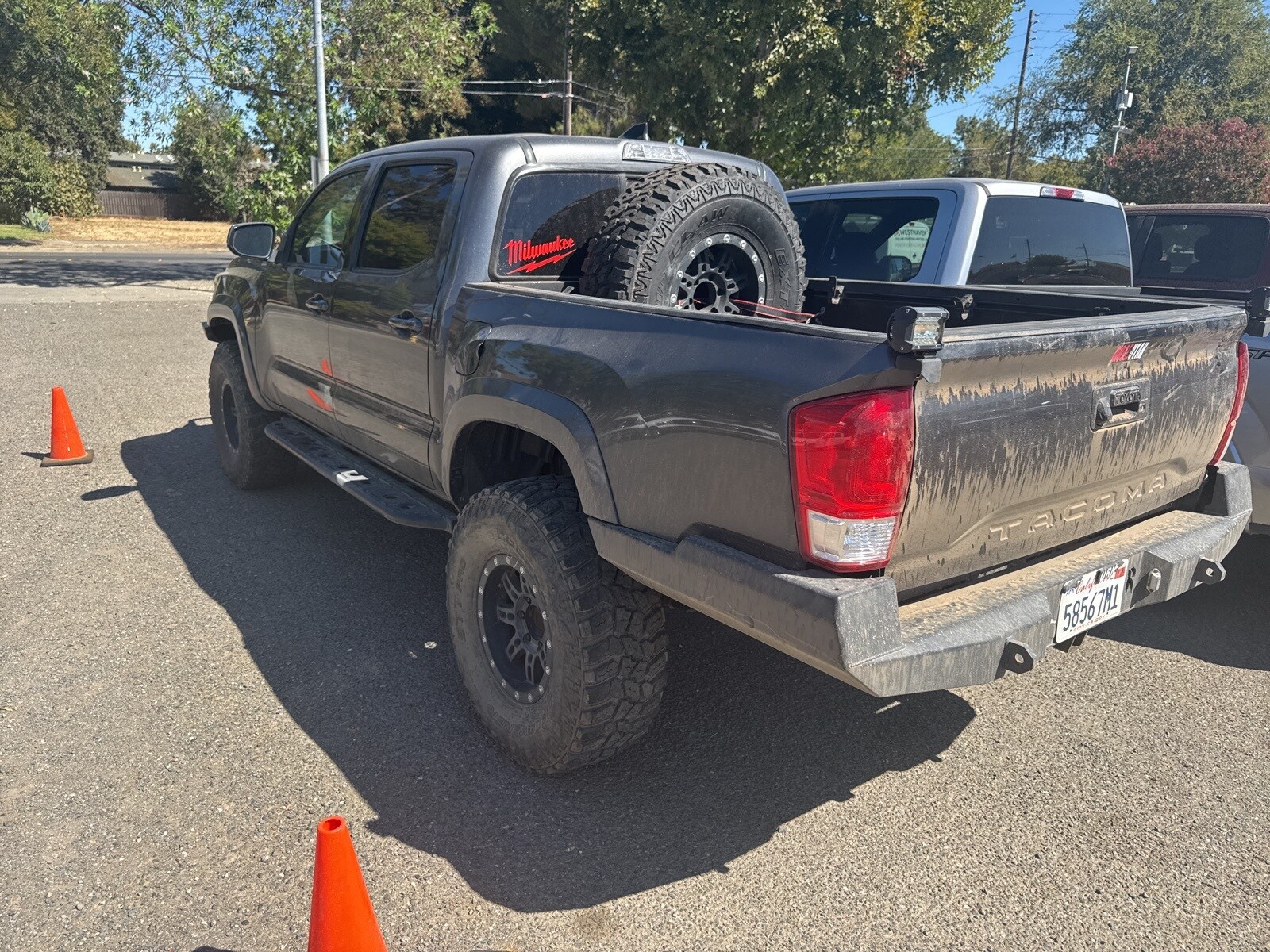 2016 Toyota Tacoma SR5 V6 photo 2