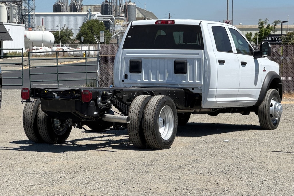 New 2025 Ram 5500 Chassis Cab 5500 TRADESMAN CHASSIS CREW CAB 4X4 84' CA Pickup