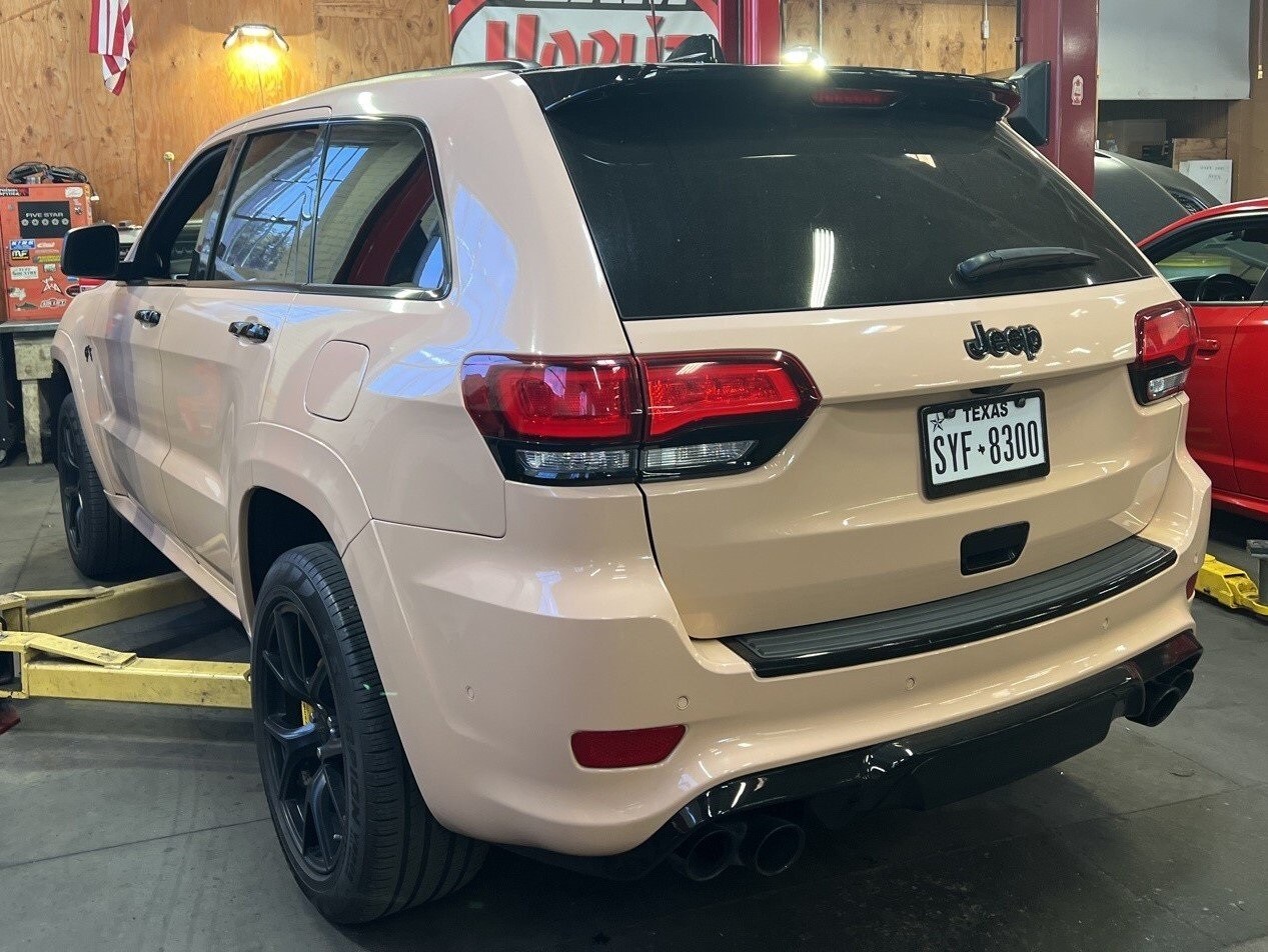 2019 Jeep Grand Cherokee Trackhawk photo 2