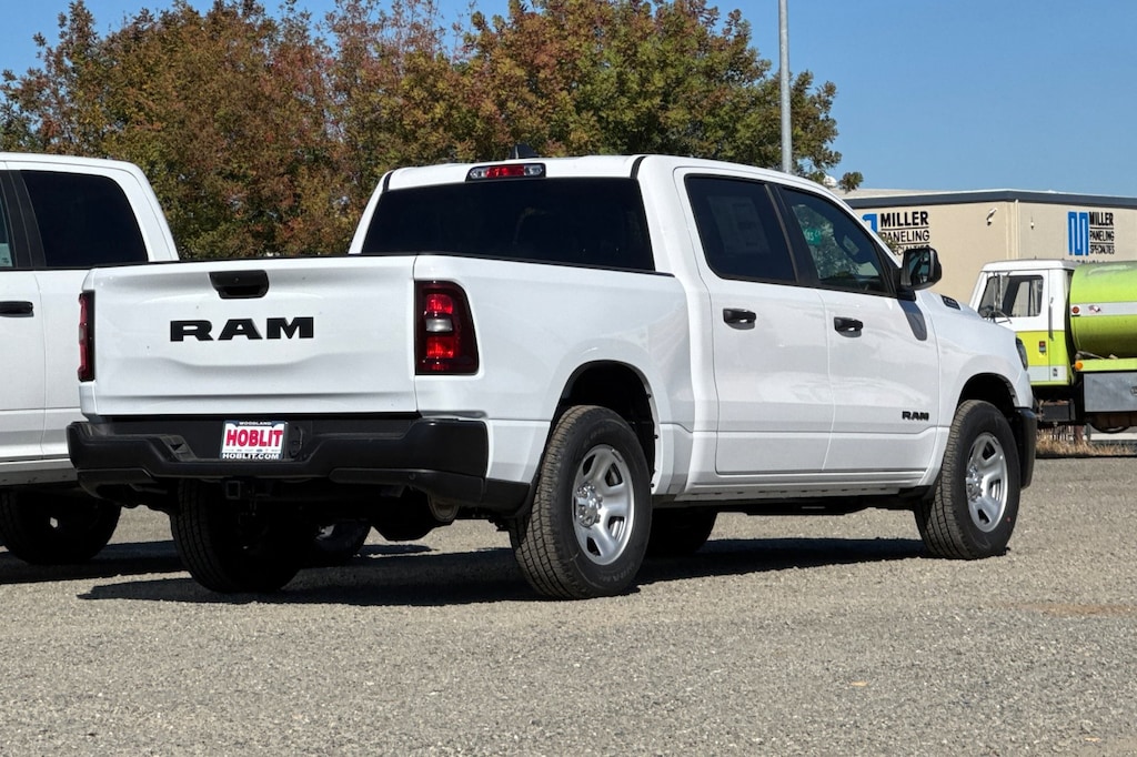 New 2025 Ram 1500 TRADESMAN CREW CAB 4X2 5'7 BOX Pickup
