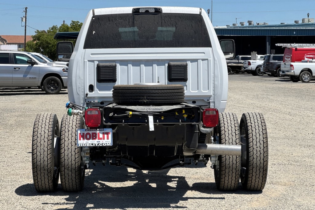 New 2025 Ram 5500 Chassis Cab 5500 TRADESMAN CHASSIS CREW CAB 4X4 60' CA Pickup