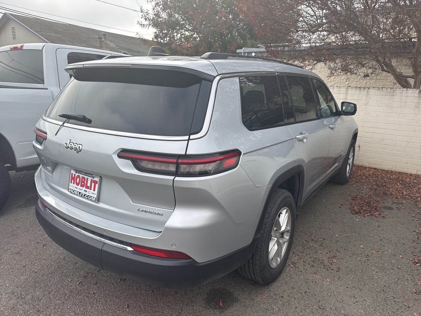 2023 Jeep Grand Cherokee Laredo photo 2