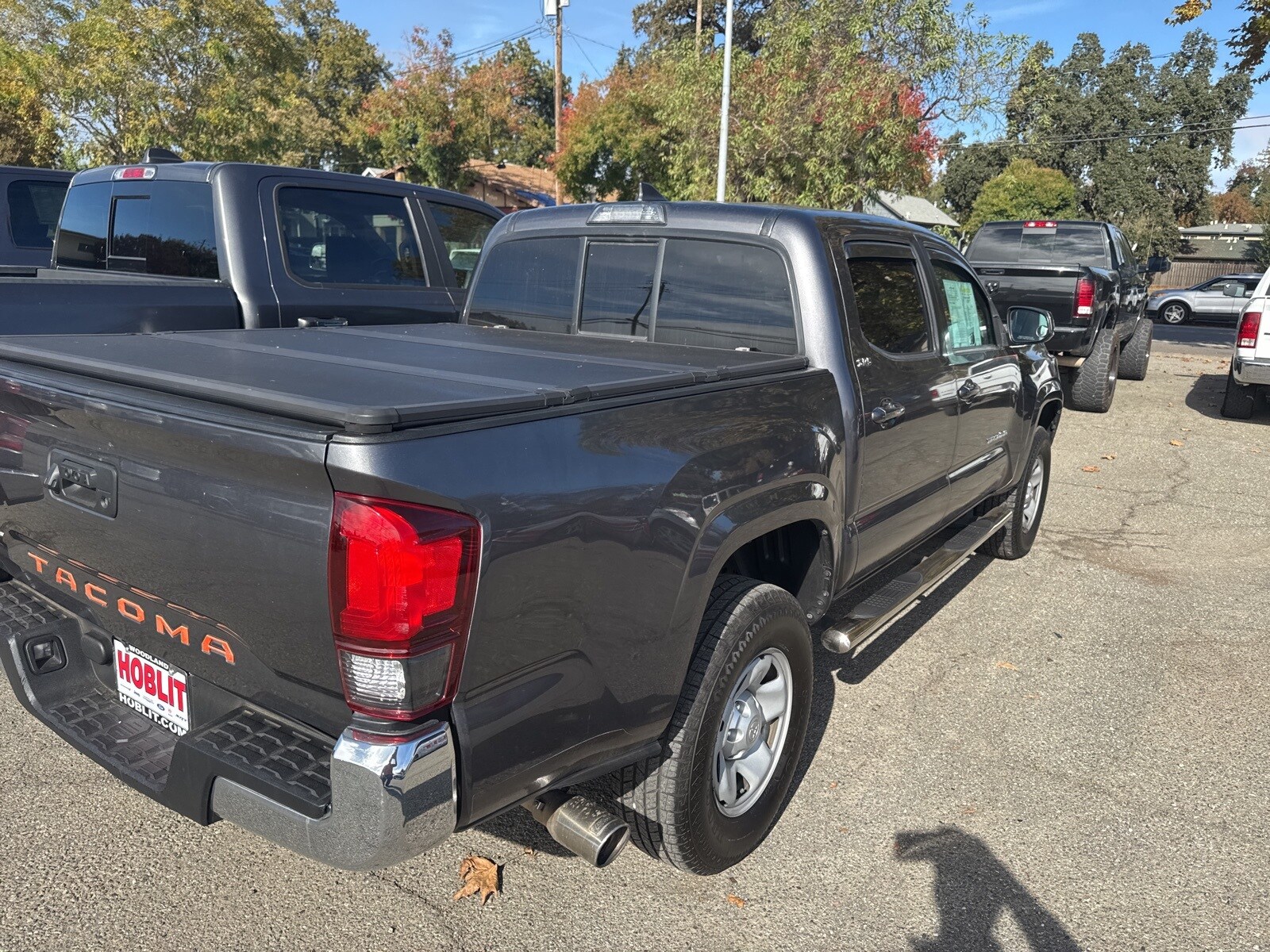 2019 Toyota Tacoma SR5 photo 2