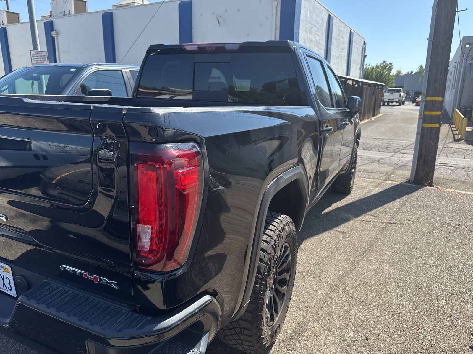 2023 Gmc Sierra 1500 AT4X photo 2