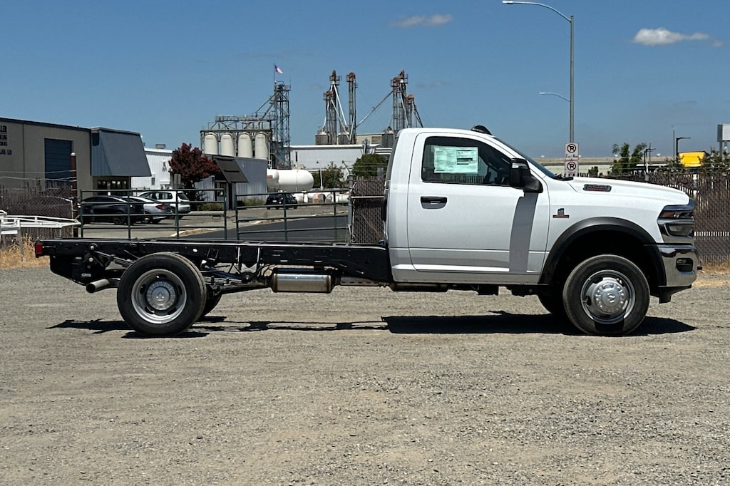 New 2025 Ram 5500 Chassis Cab 5500 TRADESMAN CHASSIS REGULAR CAB 4X4 84' CA Pickup