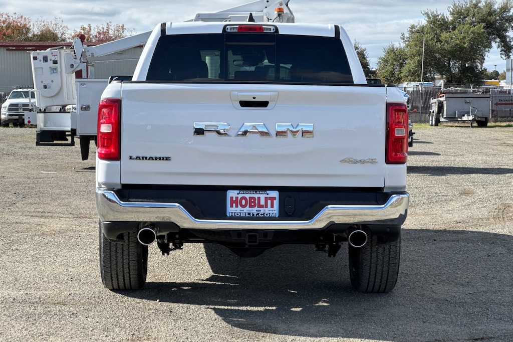 New 2026 Ram 1500 LARAMIE CREW CAB 4X4 5'7 BOX Pickup