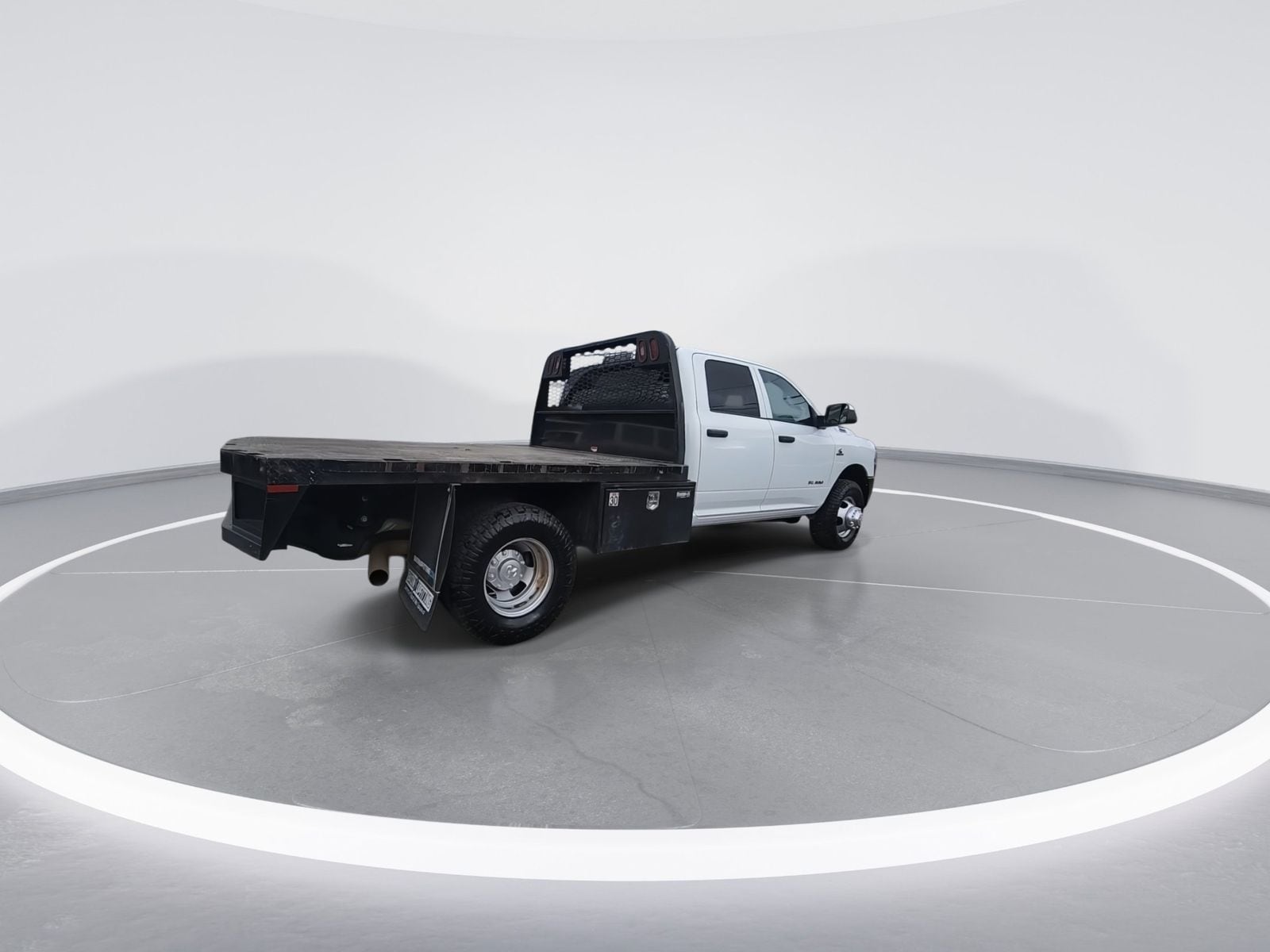 2022 Ram 3500 Tradesman photo 3