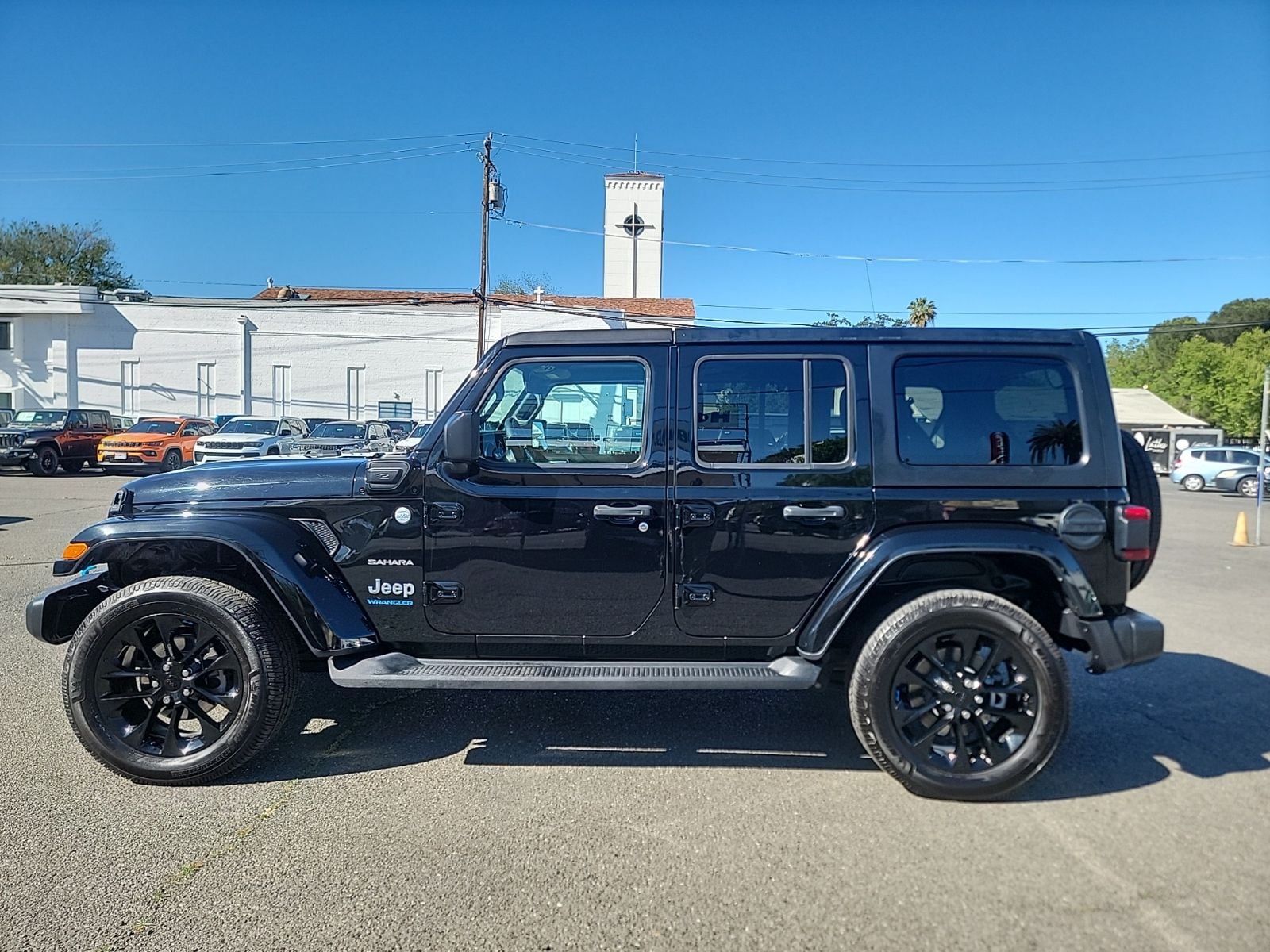 2023 Jeep Wrangler Sahara 4xe photo 5