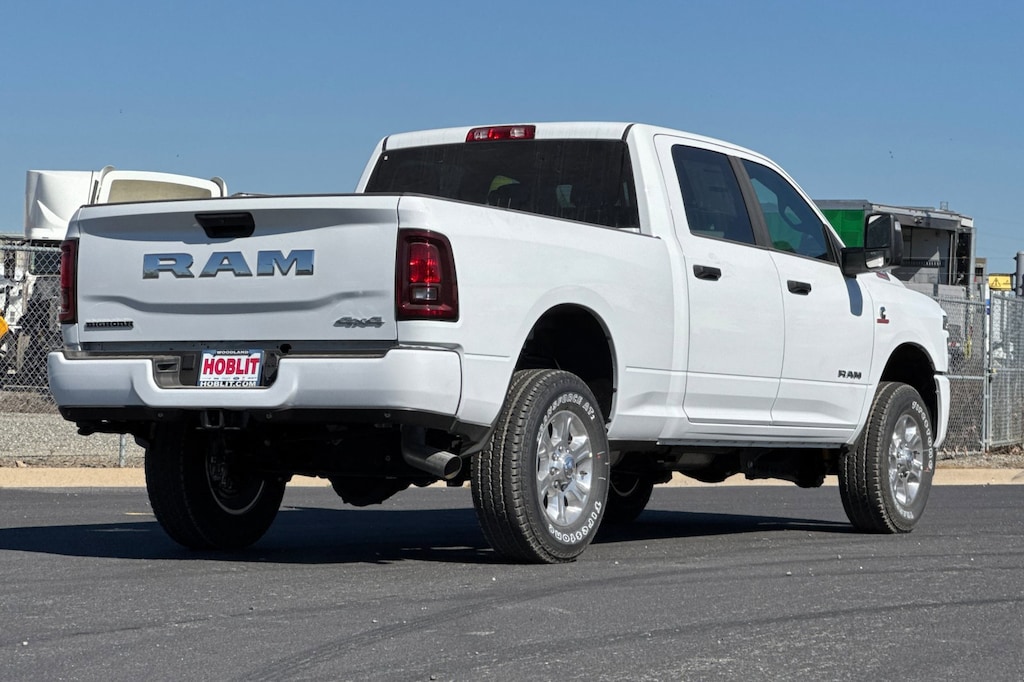New 2026 Ram 2500 BIG HORN CREW CAB 4X4 6'4 BOX Pickup