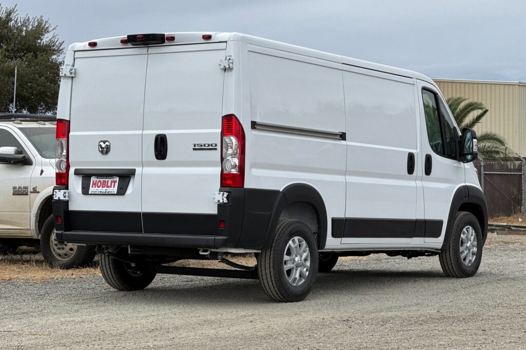 New 2026 Ram ProMaster PROMASTER 1500 SLT CARGO VAN LOW ROOF 136' WB Cargo Van