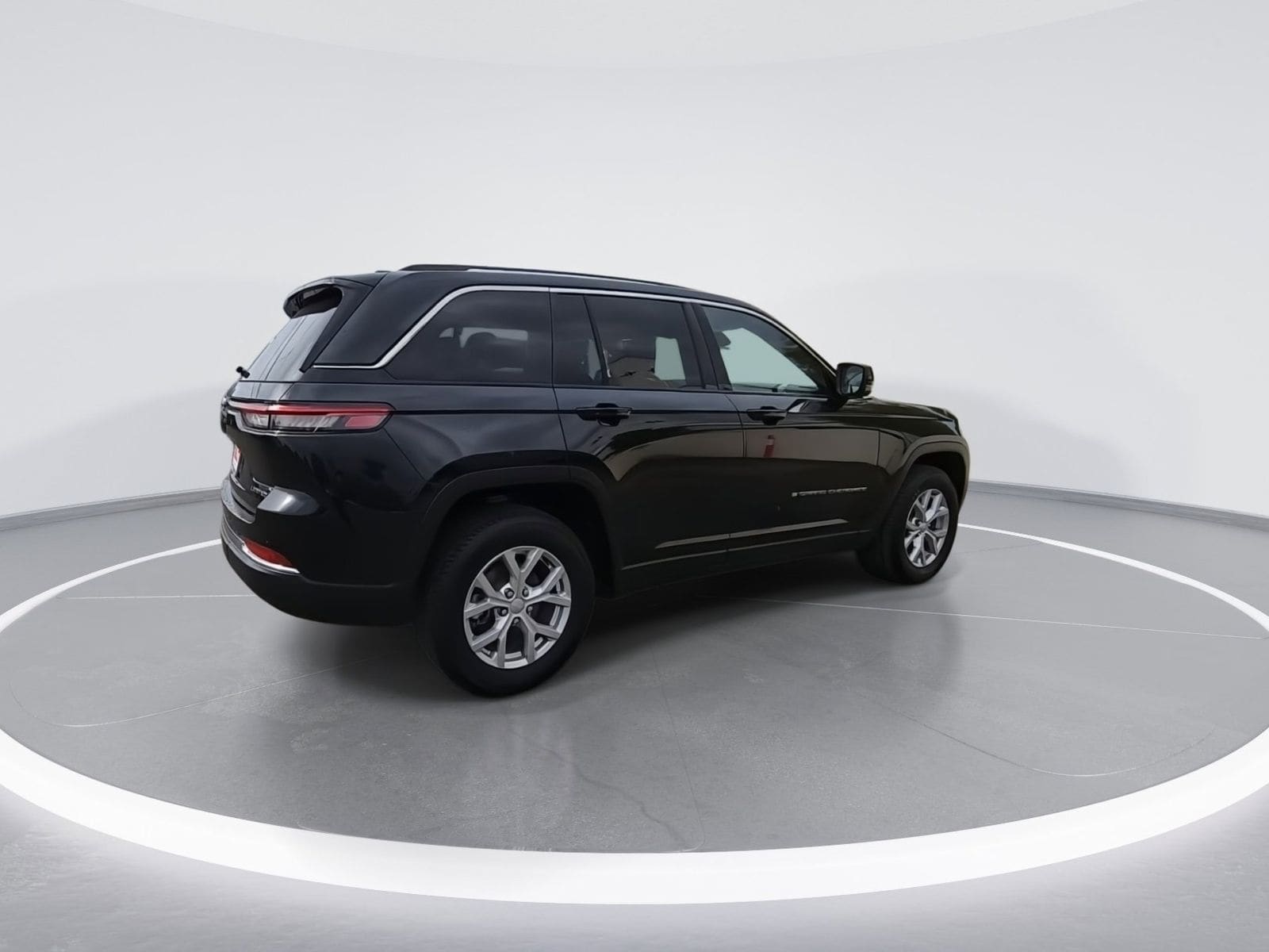 2023 Jeep Grand Cherokee Limited photo 3