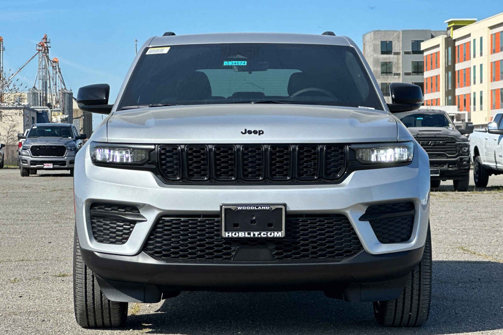 2025 Jeep Grand Cherokee Altitude photo 2