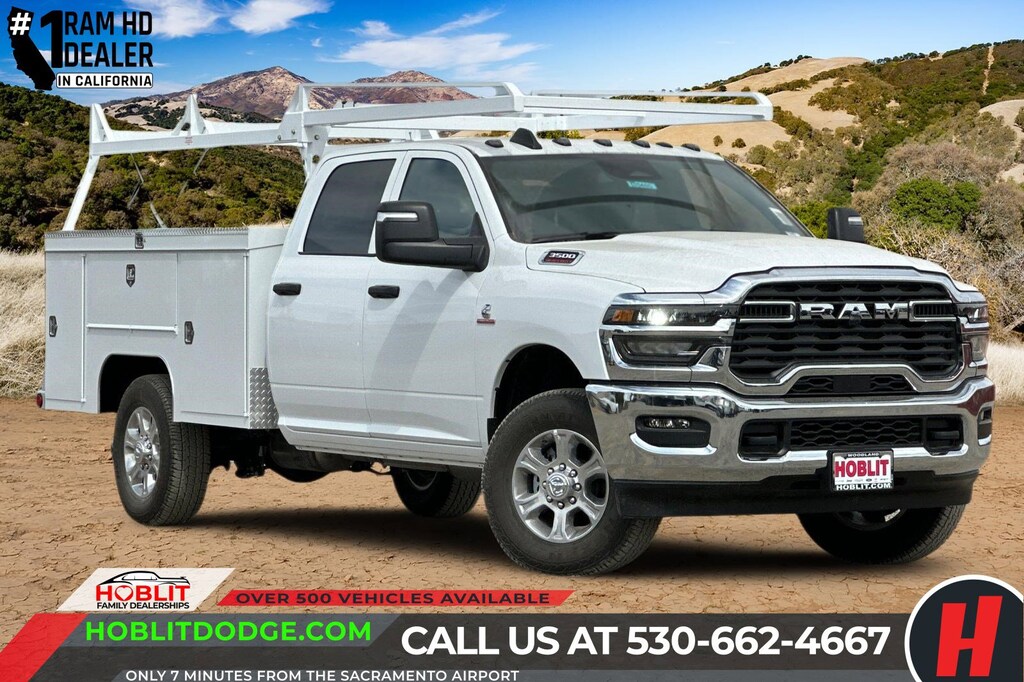 New 2025 Ram 3500 Chassis Cab 3500 TRADESMAN CREW CAB CHASSIS 4X4 60' CA Pickup