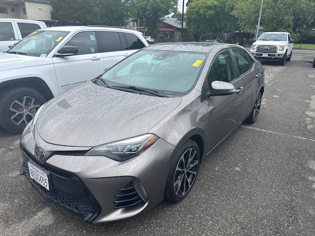 2018 Toyota Corolla SE Sedan