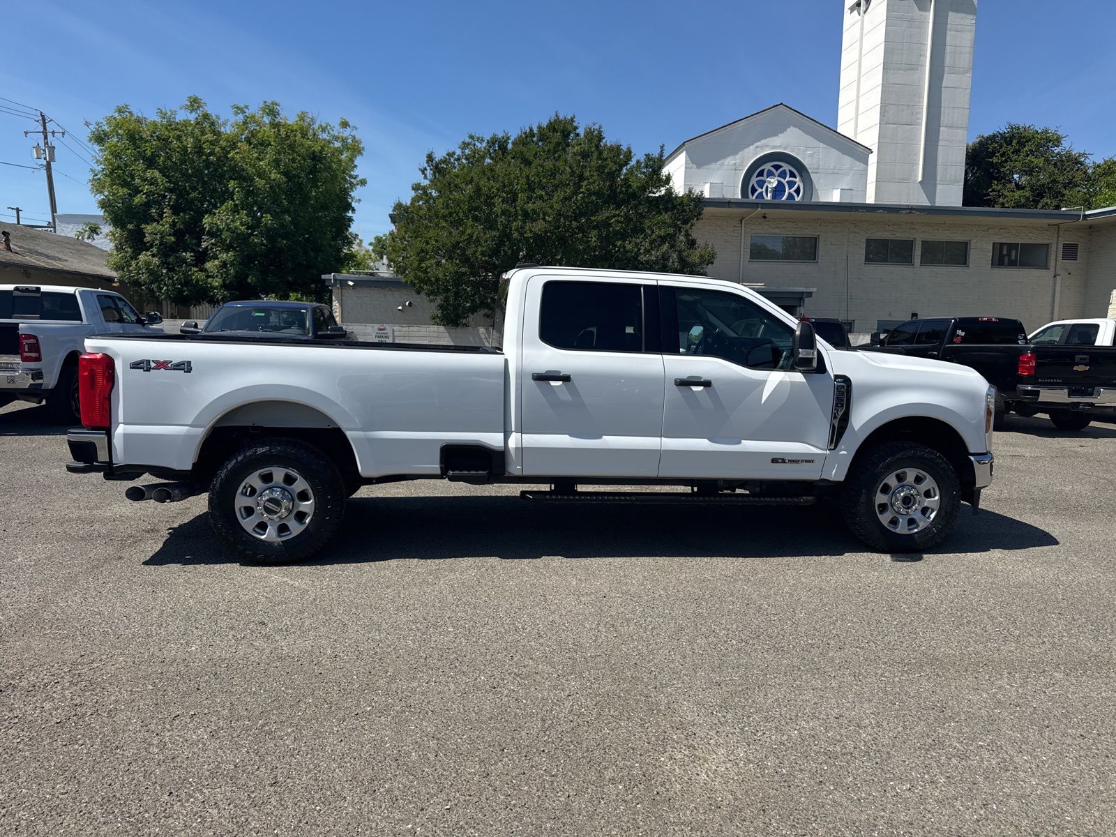 2024 Ford F-350SD XLT photo 6