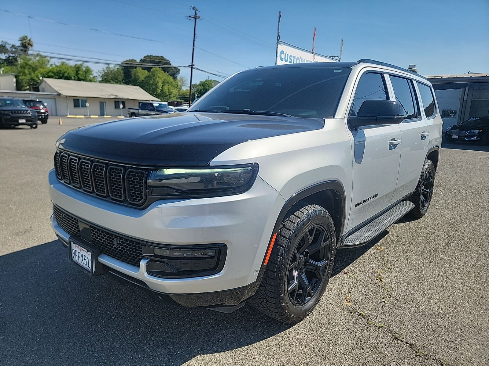 2023 Jeep Wagoneer photo 6
