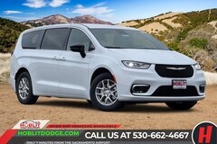 2026 Chrysler Pacifica SELECT Passenger Van