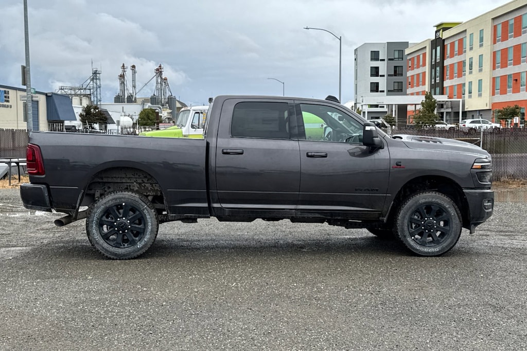 New 2026 Ram 2500 LARAMIE CREW CAB 4X4 6'4 BOX Pickup