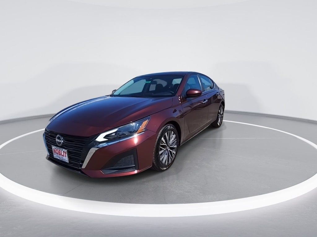 Used 2023 Nissan Altima 2.5 SV Sedan
