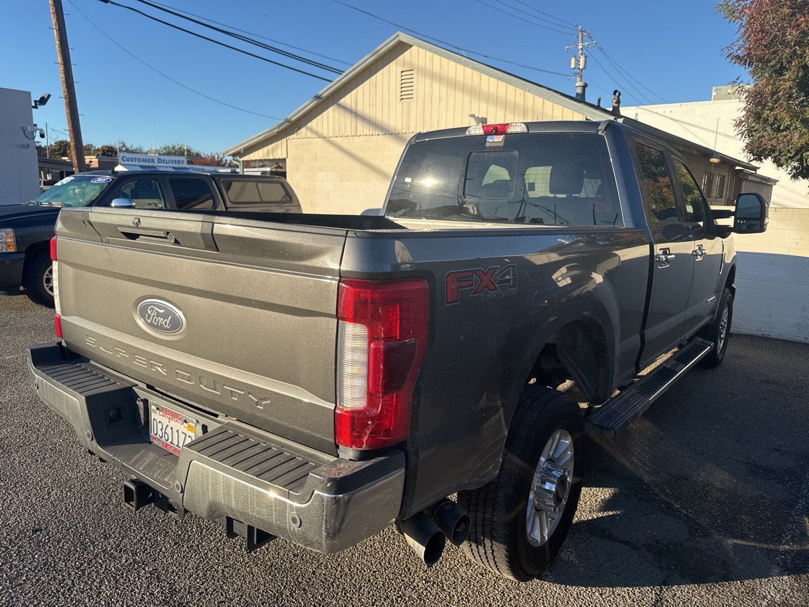 2019 Ford F-350 Lariat photo 3