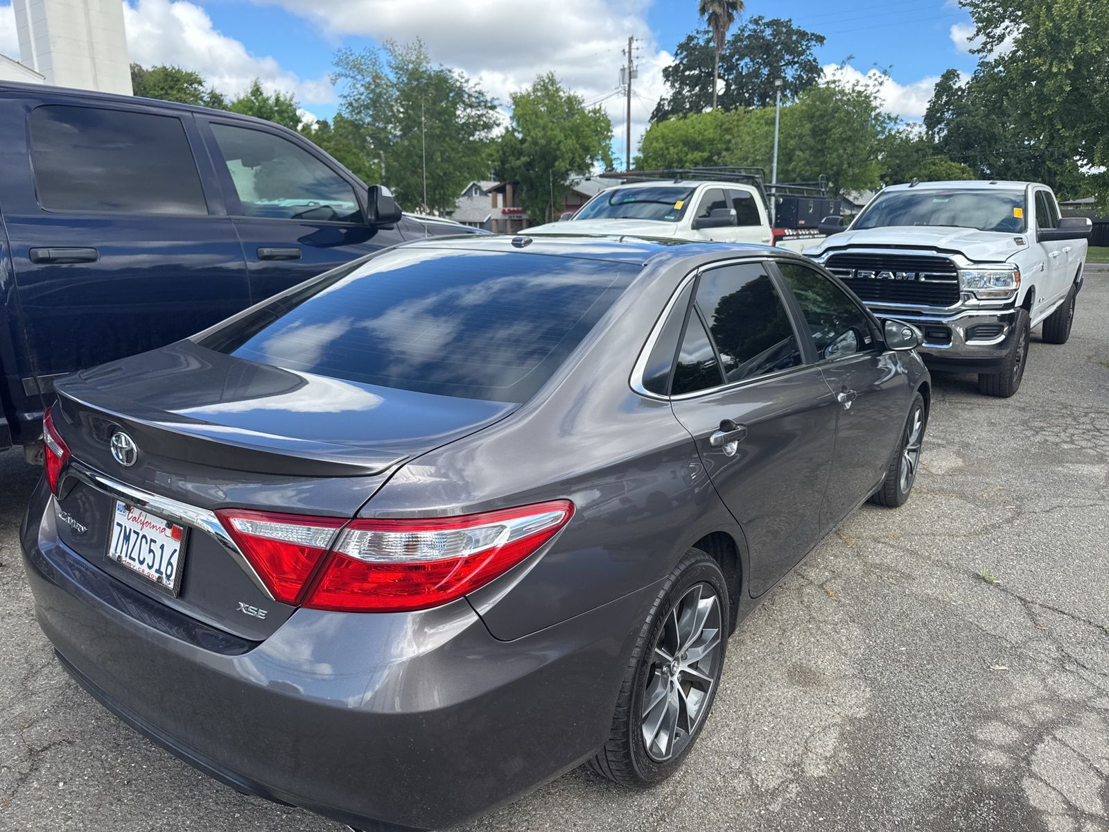 2015 Toyota Camry XSE V6 photo 3