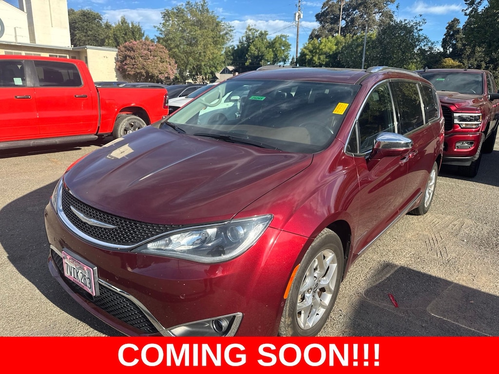 Certified 2017 Chrysler Pacifica Limited Minivan/Van