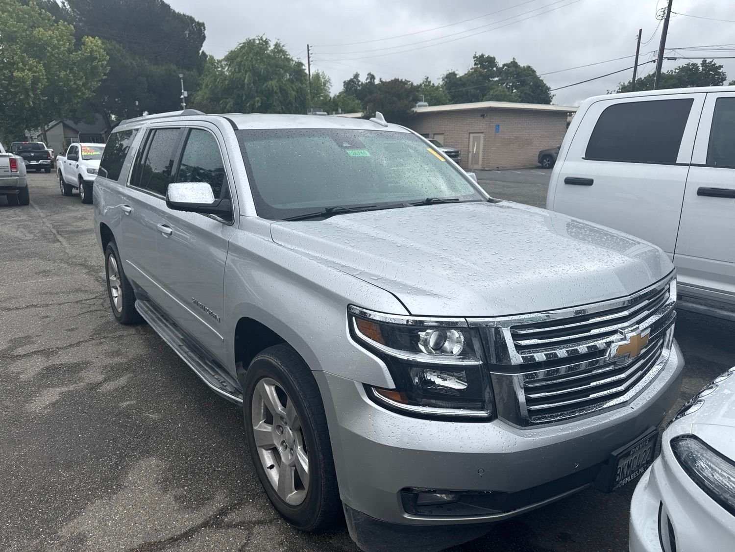 2017 Chevrolet Suburban Premier photo 4