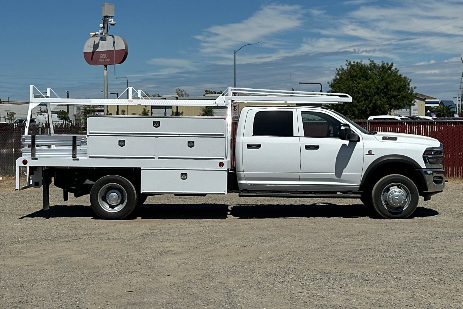 2025 Ram 5500 Tradesman photo 2