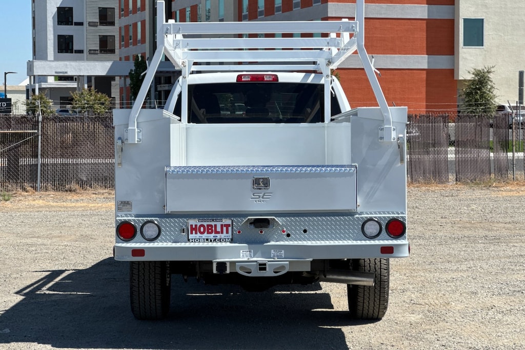 New 2025 Ram 3500 Chassis Cab 3500 TRADESMAN CREW CAB CHASSIS 4X4 60' CA Pickup