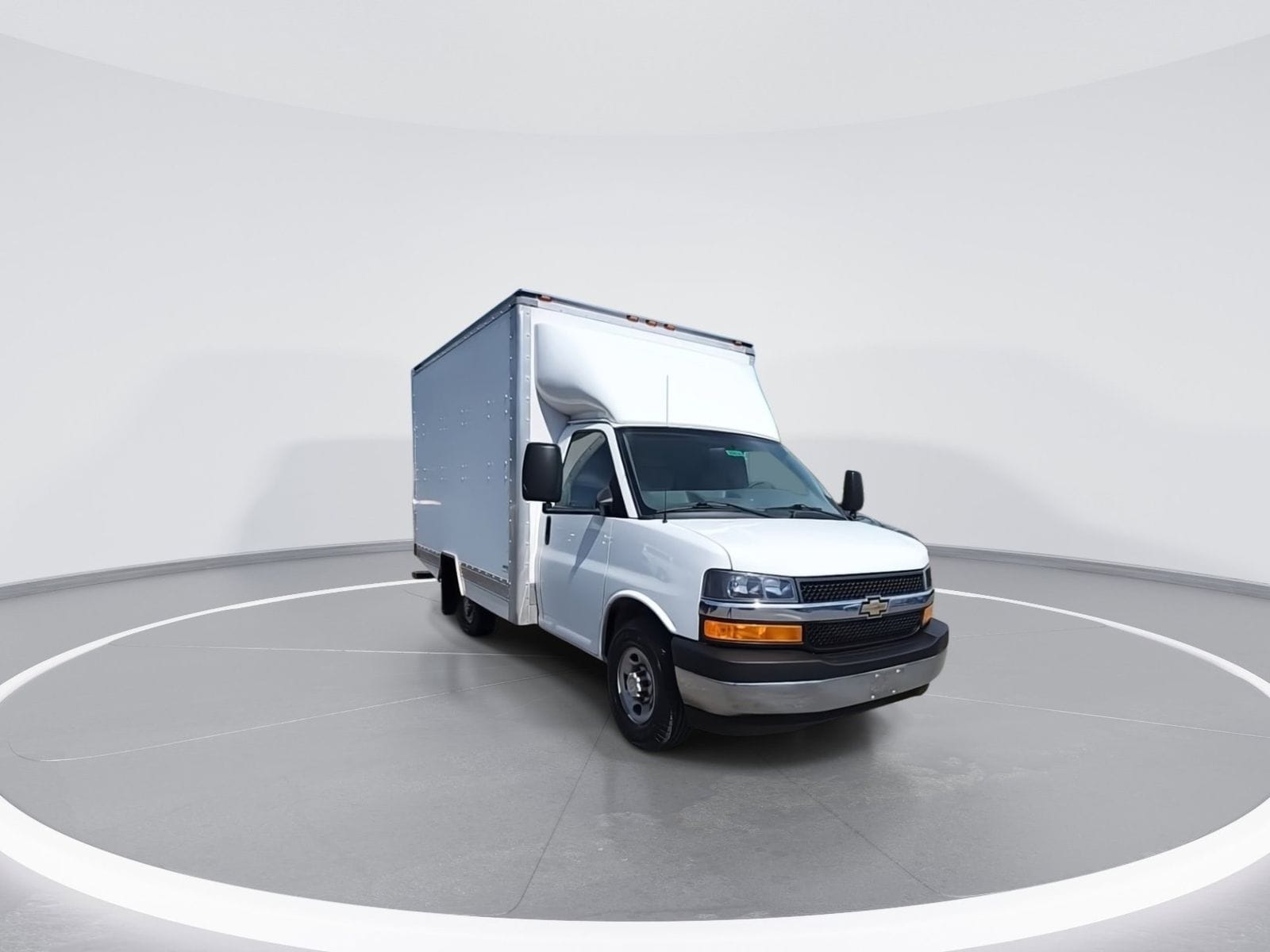 2017 Chevrolet Express 3500 Work Van Cutaway photo 3