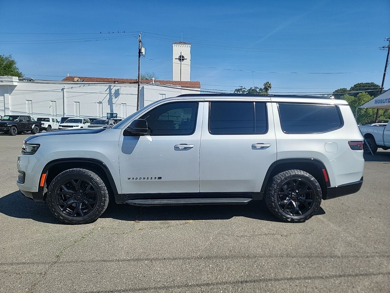 2023 Jeep Wagoneer photo 5