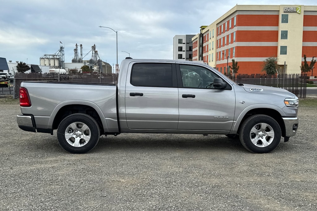 New 2026 Ram 1500 BIG HORN CREW CAB 4X4 5'7 BOX Pickup