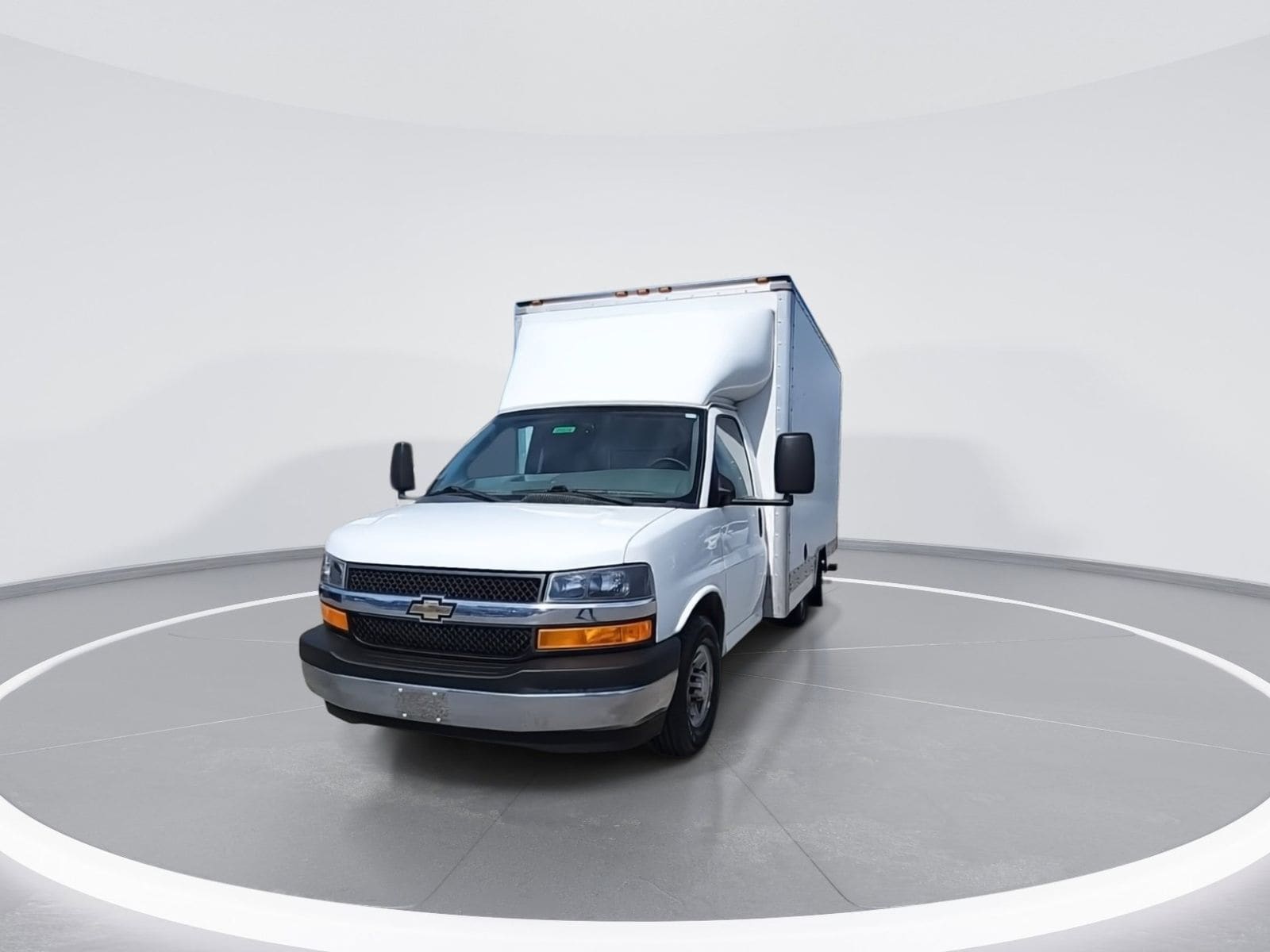 2017 Chevrolet Express 3500 Work Van Cutaway photo 4