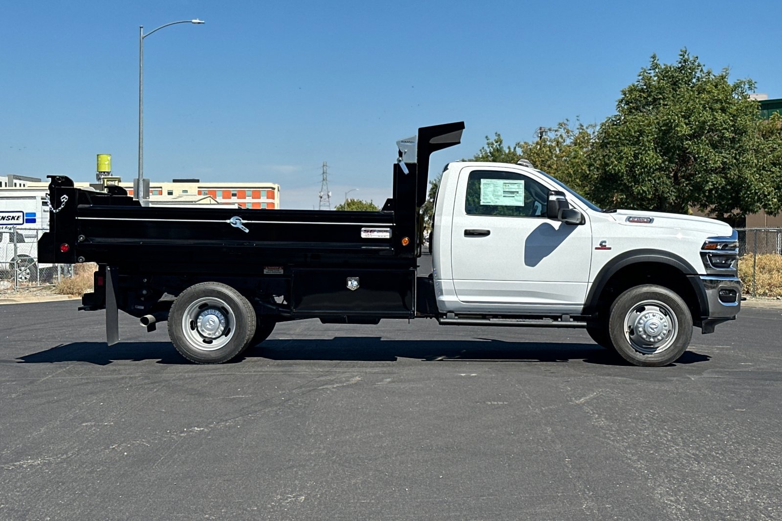 2025 Ram 5500 Tradesman photo 2