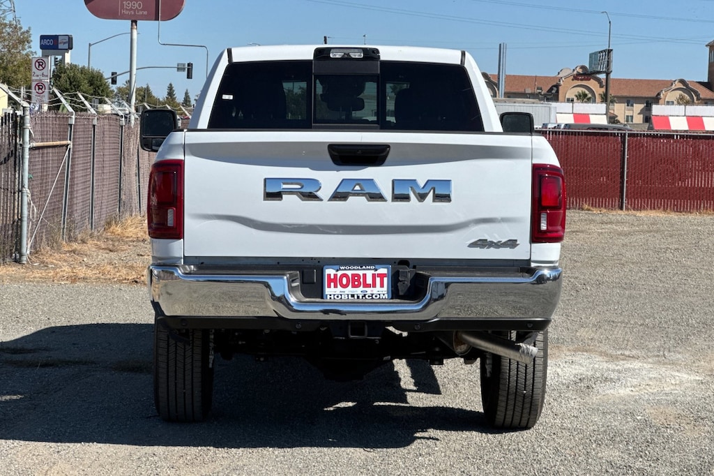 New 2026 Ram 2500 TRADESMAN CREW CAB 4X4 6'4 BOX Pickup