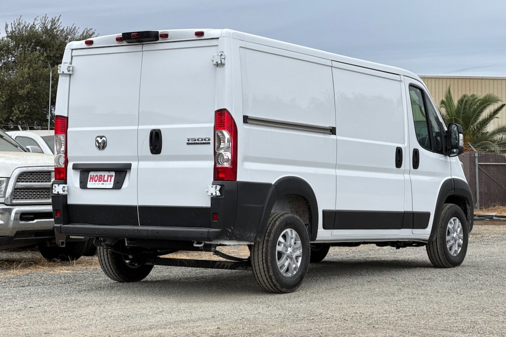 New 2026 Ram ProMaster PROMASTER 1500 SLT CARGO VAN LOW ROOF 136' WB Cargo Van