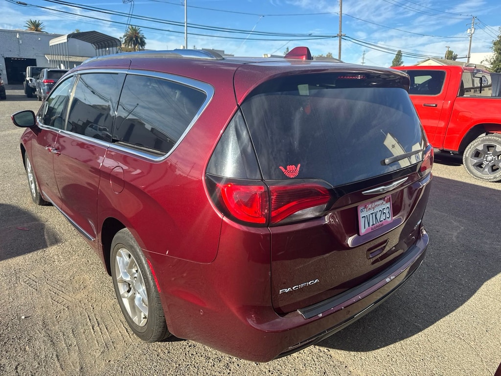 Certified 2017 Chrysler Pacifica Limited Minivan/Van