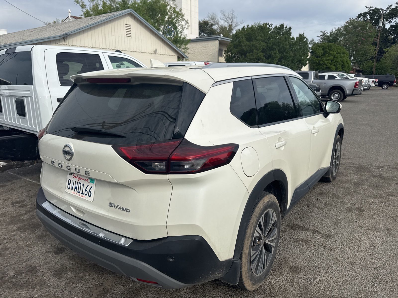 2021 Nissan Rogue SV photo 3