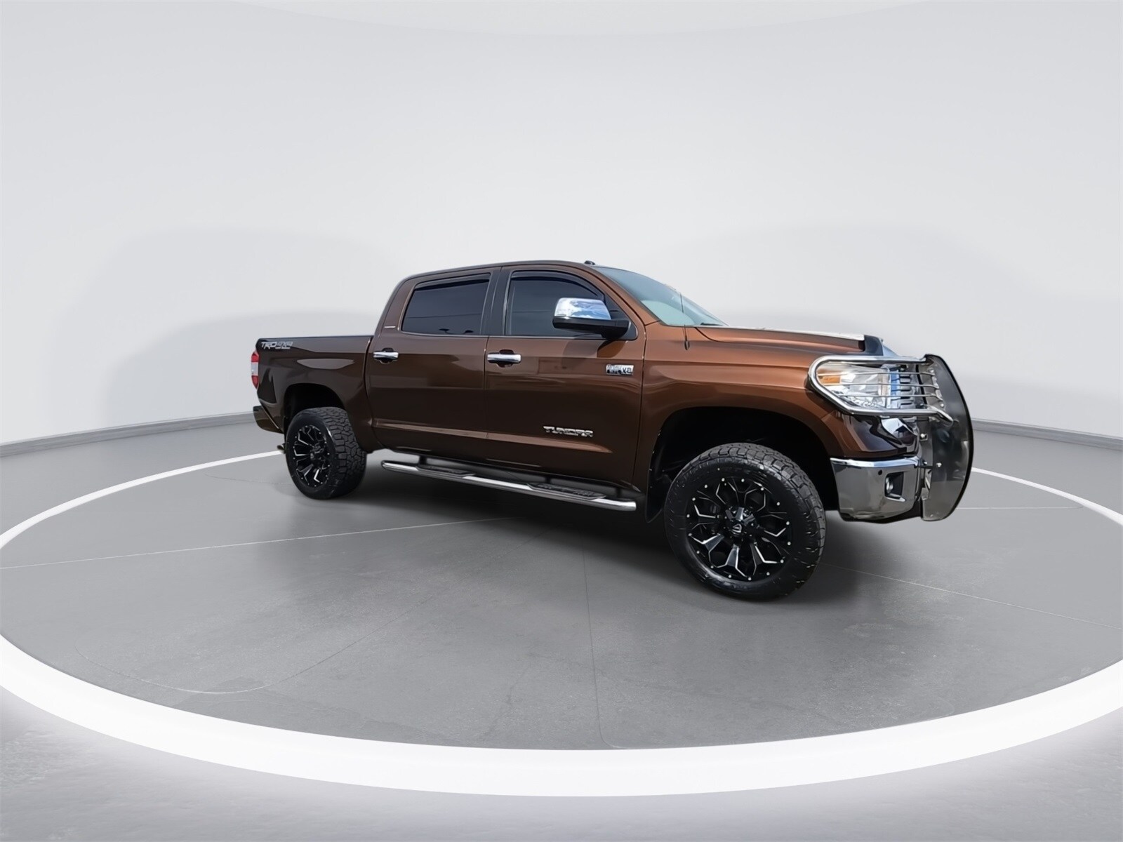 2017 Toyota Tundra Limited CrewMax photo 2