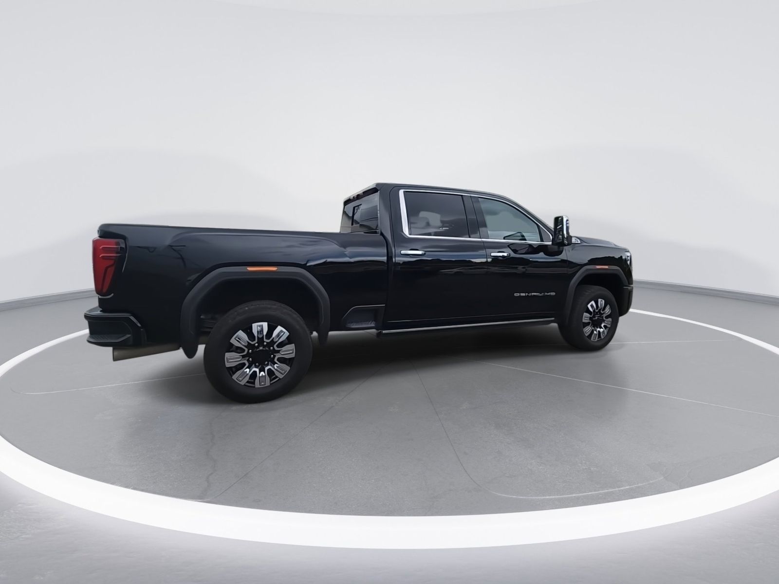 2025 GMC Sierra 2500HD Denali photo 3