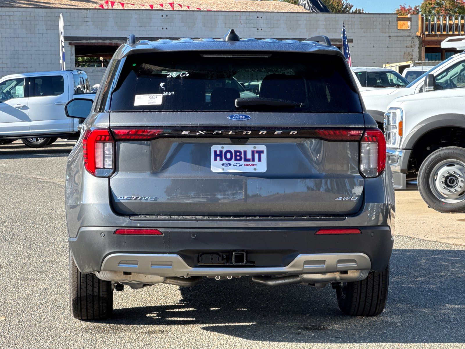 2025 Ford Explorer photo 2