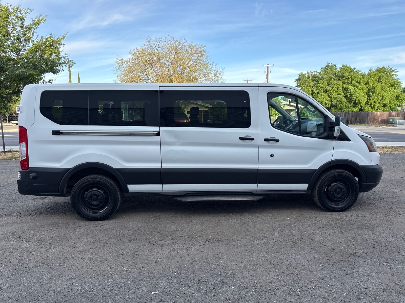 2017 Ford Transit-350 XL 13-Passenger Van photo 5