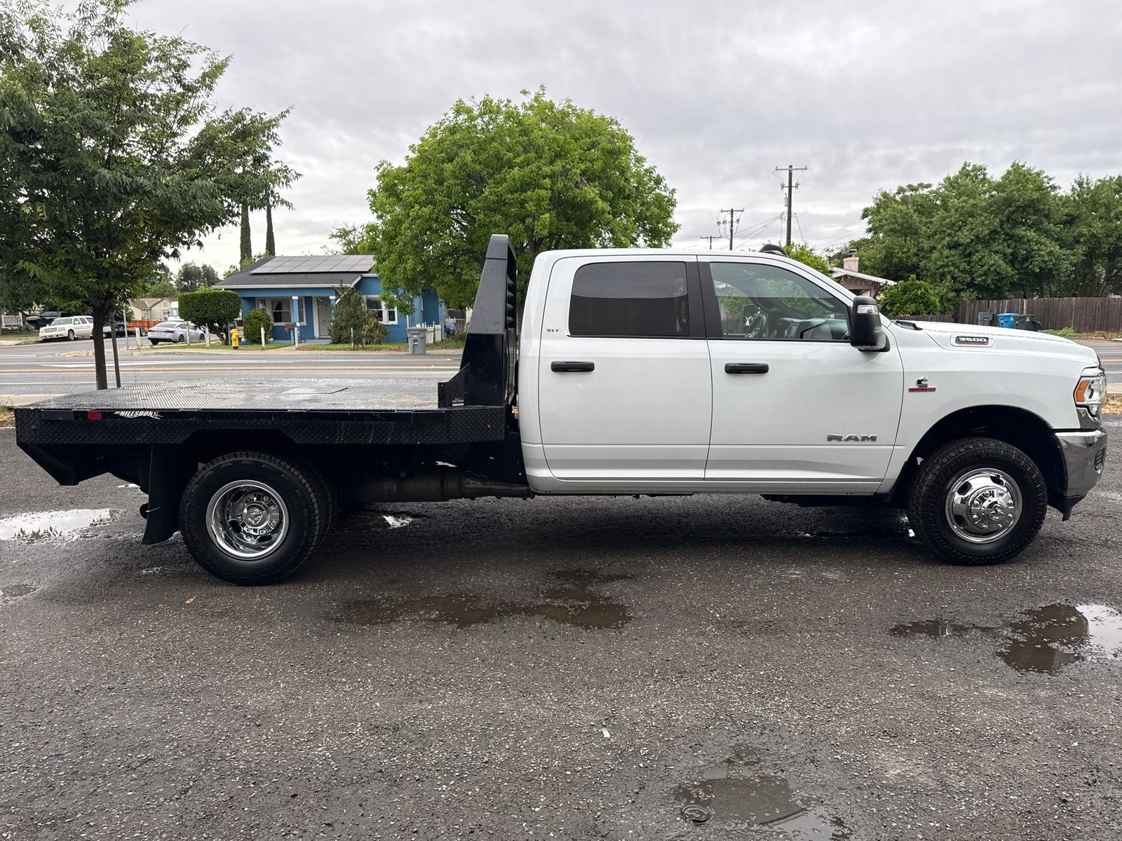 2024 Ram 3500 SLT Crew Cab 4x4 Cummins w/ 9 Flat Bed/Gooseneck P photo 5