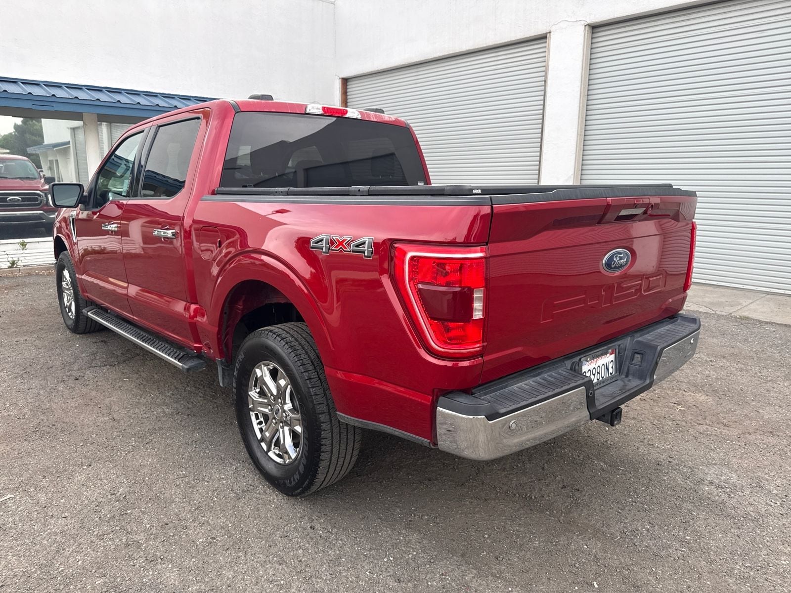 2022 Ford F-150 XLT Crew Cab 4x4 photo 2